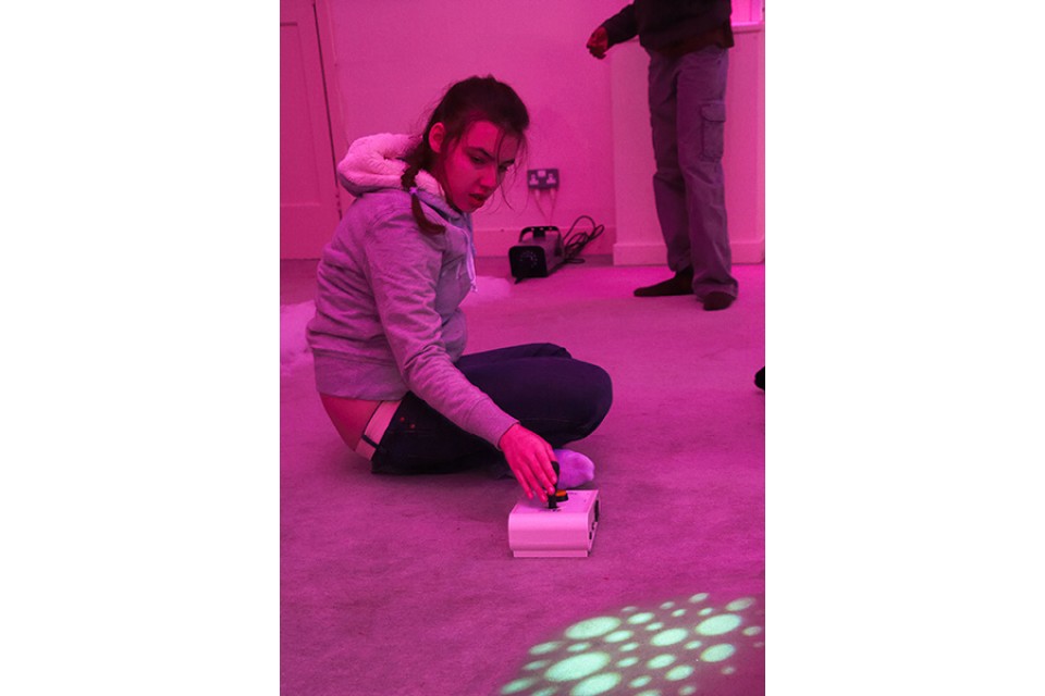 MiLE - The Controllable Immersive Sensory Room